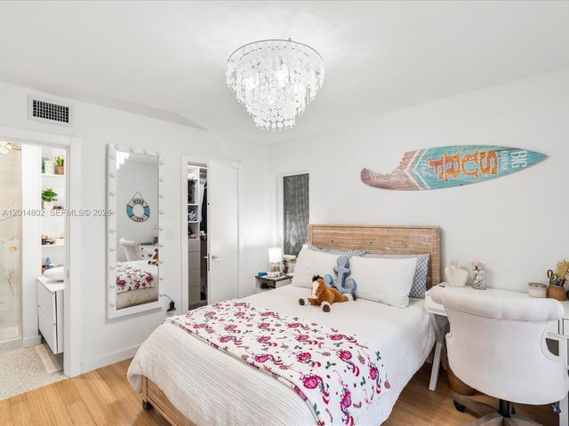825 SW 23rd Rd 1, Miami, FL 33129