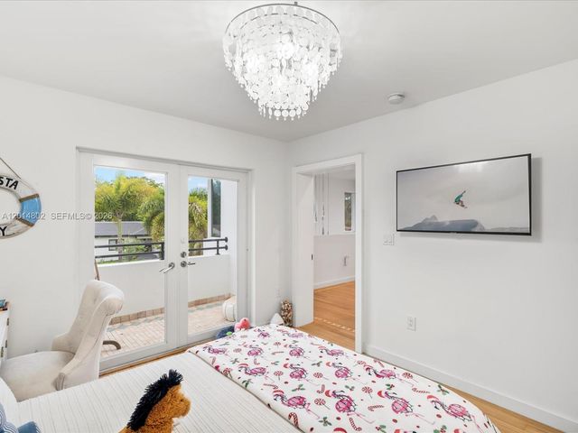825 SW 23rd Rd 1, Miami, FL 33129