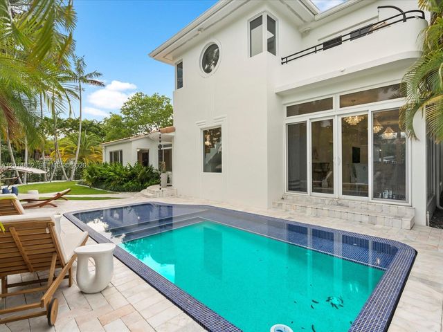 825 SW 23rd Rd 1, Miami, FL 33129