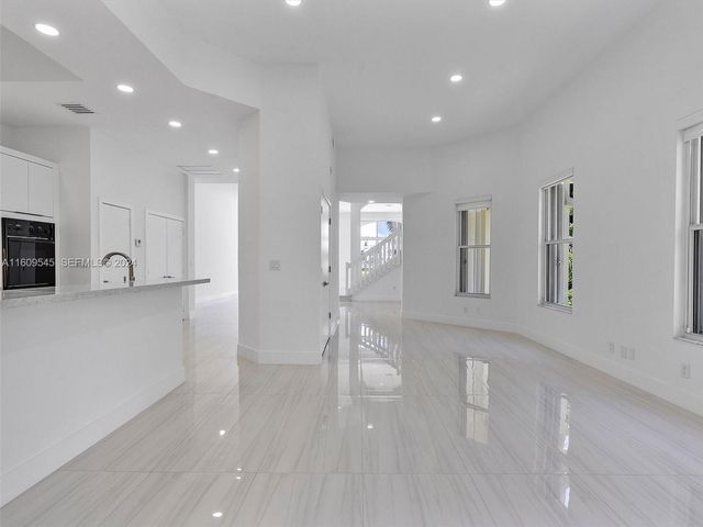 21301 NE 38th Avenue 58, Aventura, FL 33180