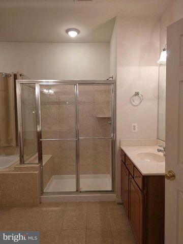5672 CARIBBEAN CT, Haymarket, VA 20169