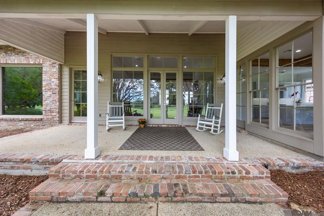 18312 Green Lakes Ct, Baton Rouge, LA 70810