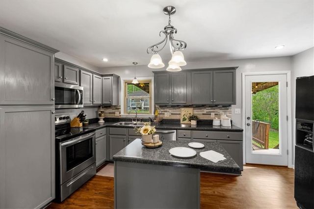 1807 Seneca Street, Leavenworth, KS 66048