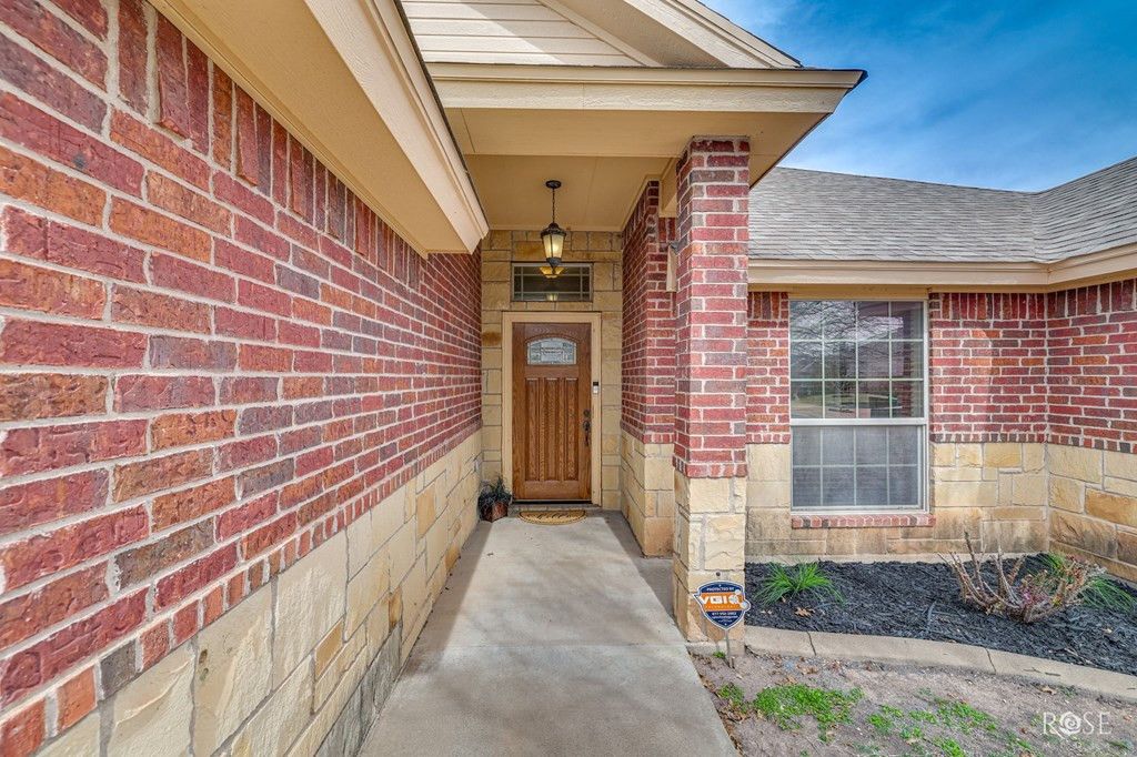 Image 5 of property listing at 3914 Blair Lane, San Angelo, TX 76904