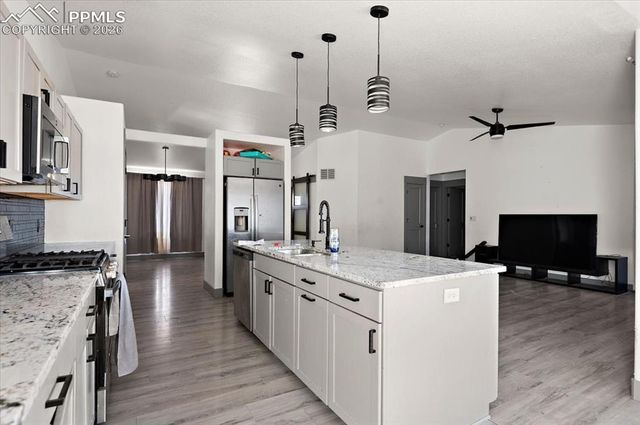 1088 N Thorpe Drive, Pueblo, CO 81007