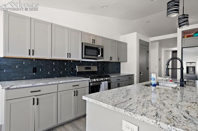 1088 N Thorpe Drive, Pueblo, CO 81007