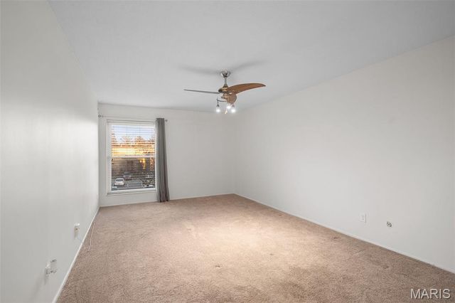 585 Coeur De Royale Drive 301, Creve Coeur, MO 63141