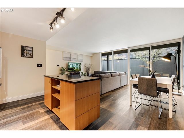 668 MCVEY Ave 12, Lake Oswego, OR 97034