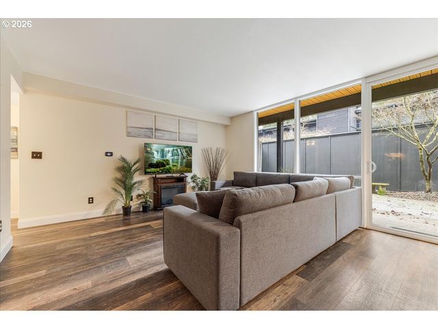 668 MCVEY Ave 12, Lake Oswego, OR 97034