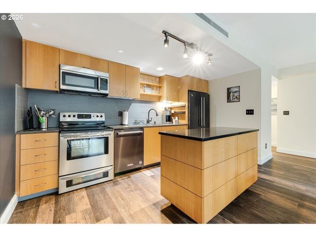 668 MCVEY Ave 12, Lake Oswego, OR 97034