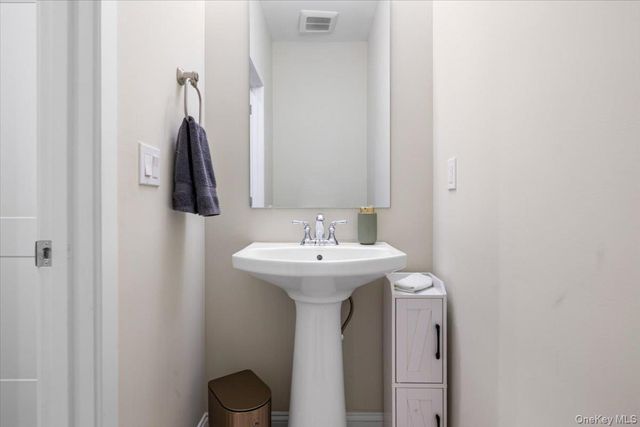 32 Florida Avenue, Medford, NY 11763