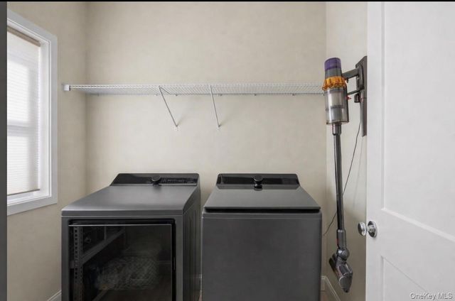 32 Florida Avenue, Medford, NY 11763