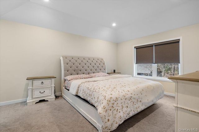 32 Florida Avenue, Medford, NY 11763