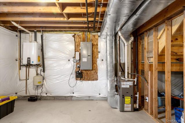 32 Florida Avenue, Medford, NY 11763