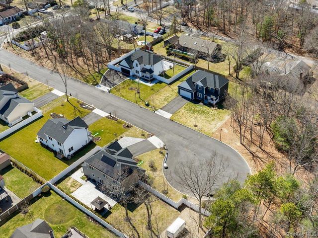 32 Florida Avenue, Medford, NY 11763