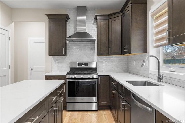 32 Florida Avenue, Medford, NY 11763