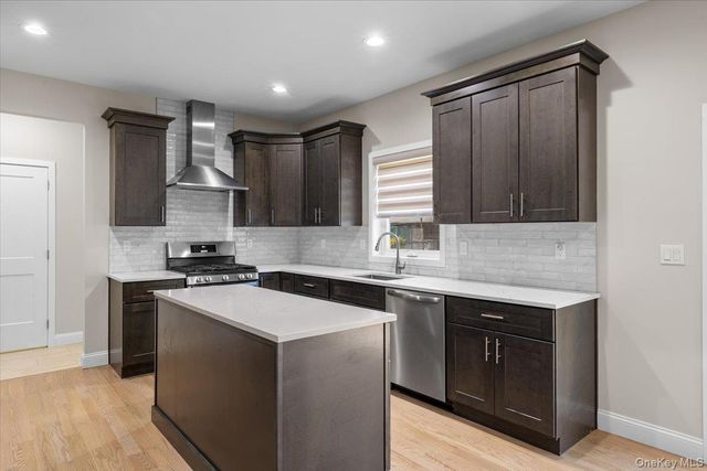 32 Florida Avenue, Medford, NY 11763