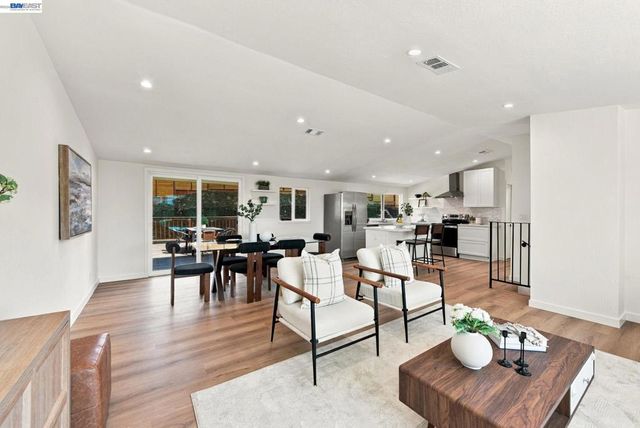 373 Appian Way, Union City, CA 94587