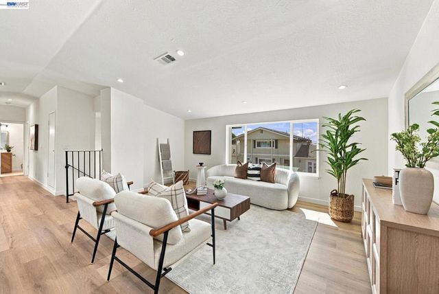 373 Appian Way, Union City, CA 94587