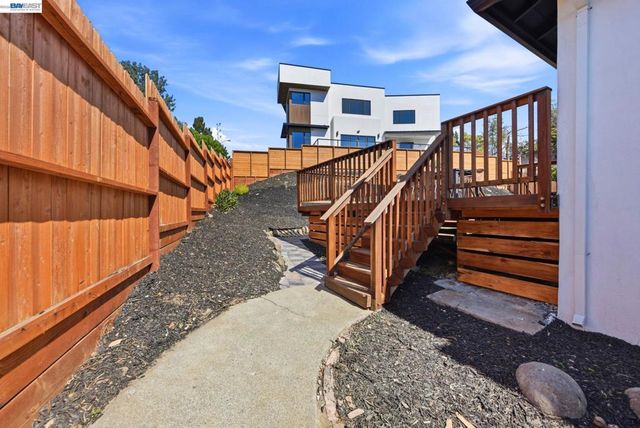 373 Appian Way, Union City, CA 94587