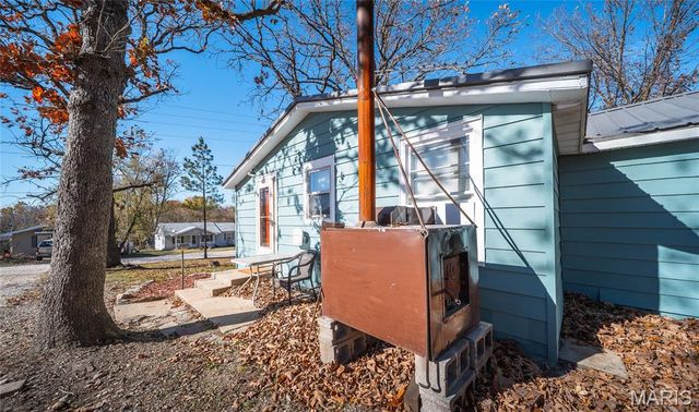 125 College Street, Crocker, MO 65452