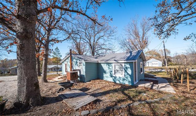 125 College Street, Crocker, MO 65452