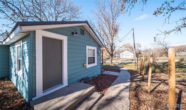 125 College Street, Crocker, MO 65452