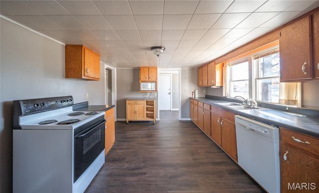 125 College Street, Crocker, MO 65452