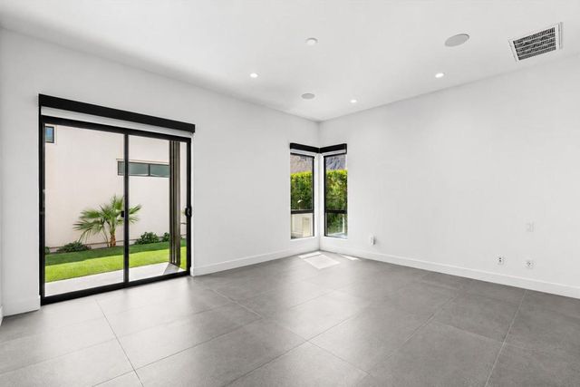 161 Holliday Way, Palm Springs, CA 92262