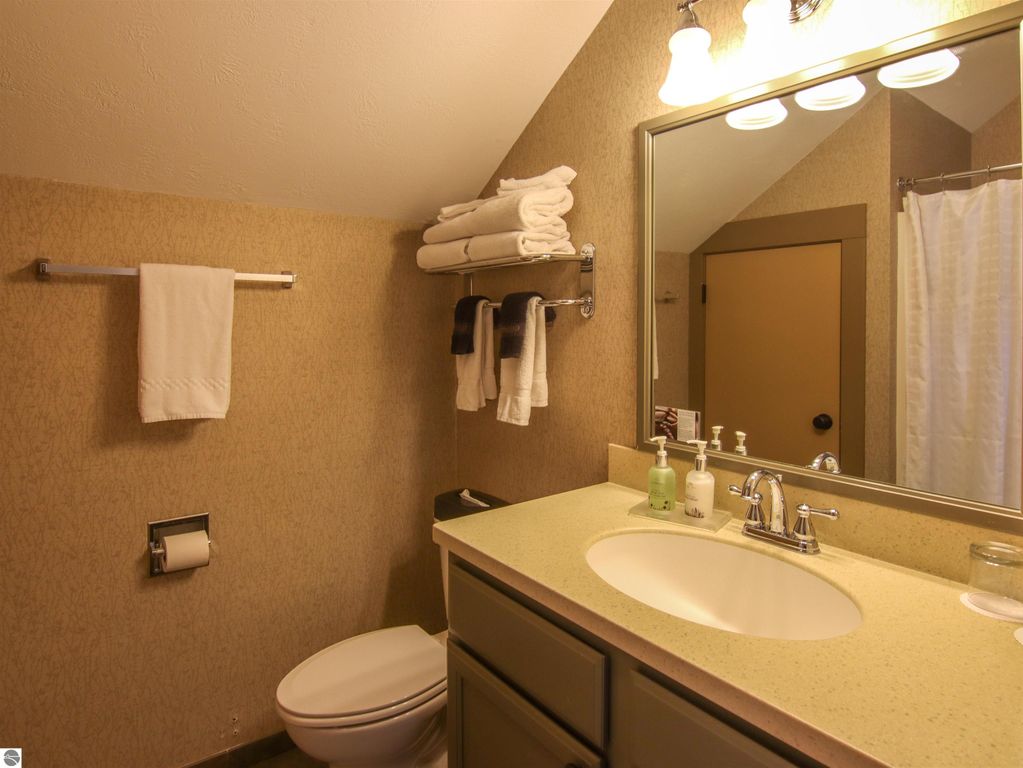 Image 10 of property listing at 12435-Unit 518 Wintergreen Drive # 518, Thompsonville, MI 49683