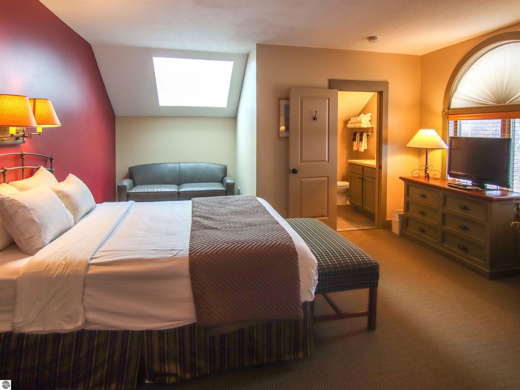 Image 12 of property listing at 12435-Unit 518 Wintergreen Drive # 518, Thompsonville, MI 49683