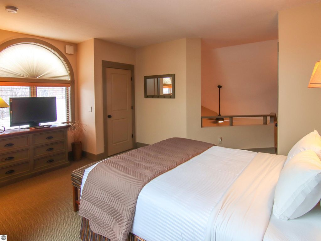 Image 13 of property listing at 12435-Unit 518 Wintergreen Drive # 518, Thompsonville, MI 49683