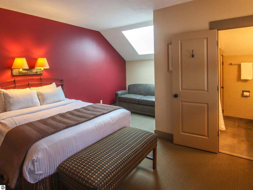 Image 14 of property listing at 12435-Unit 518 Wintergreen Drive # 518, Thompsonville, MI 49683