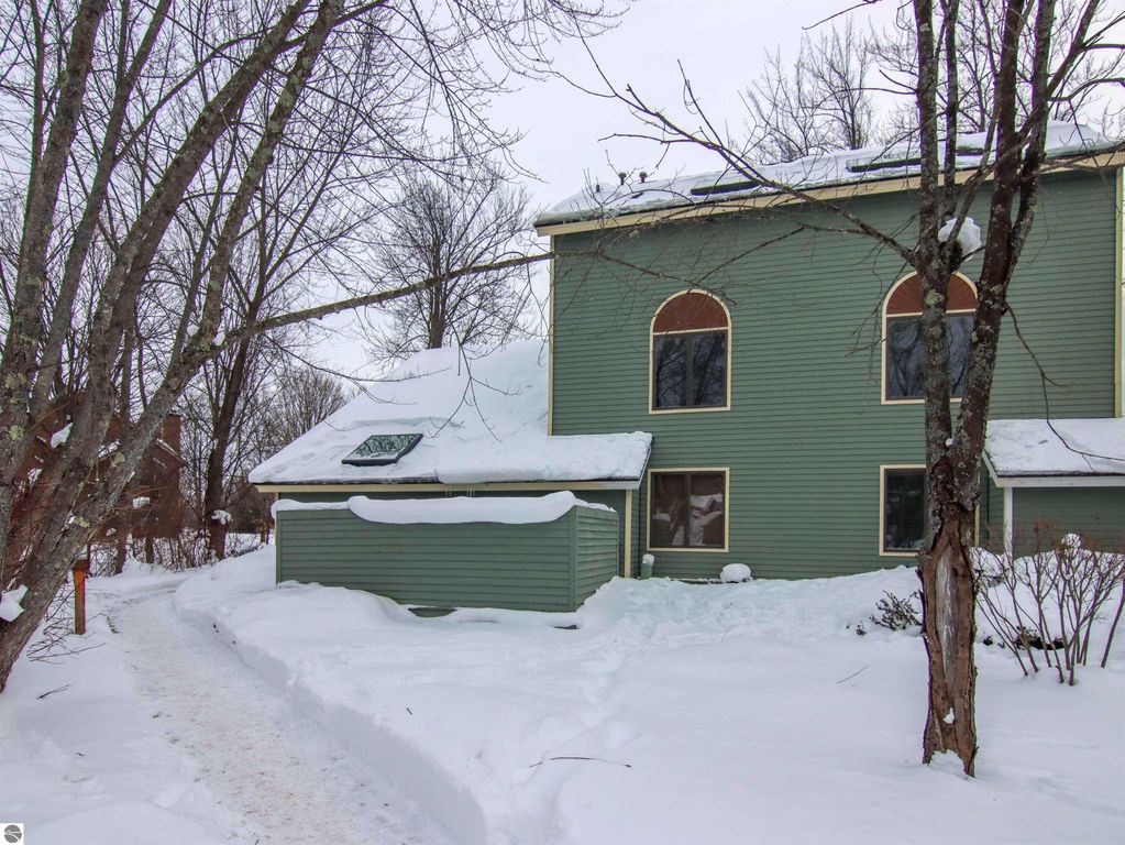 Image 20 of property listing at 12435-Unit 518 Wintergreen Drive # 518, Thompsonville, MI 49683
