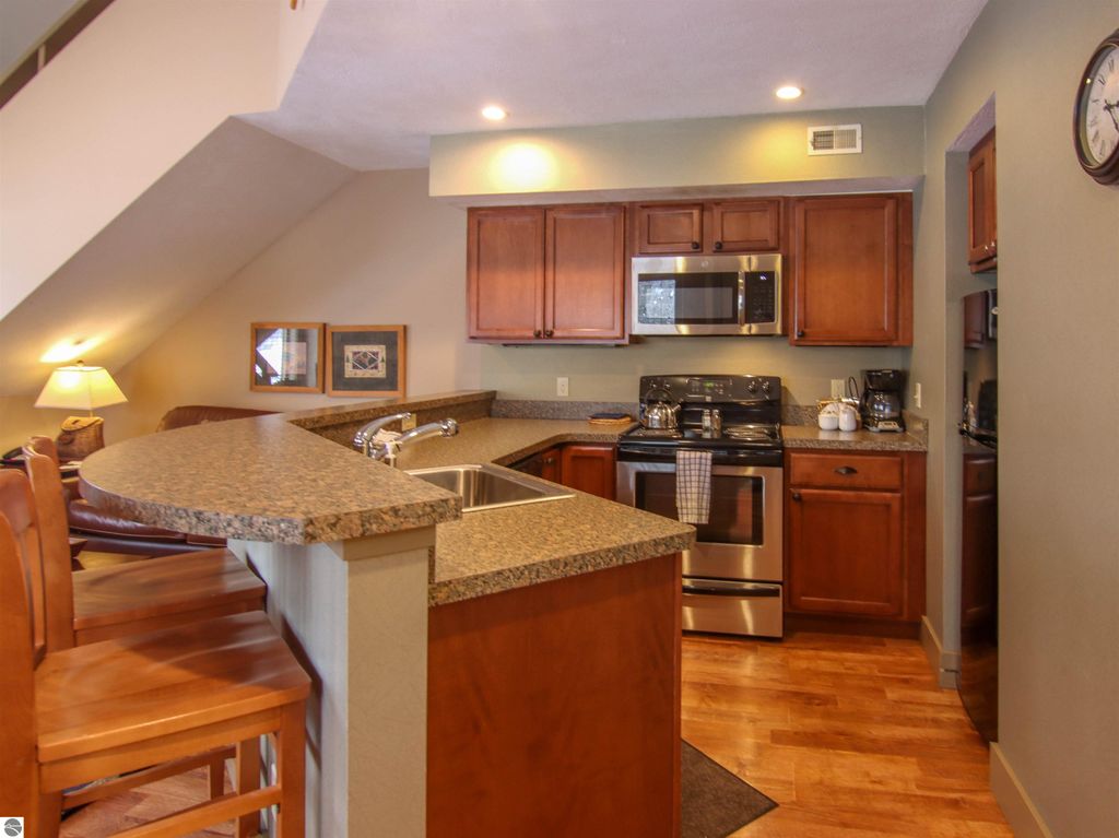 Image 4 of property listing at 12435-Unit 518 Wintergreen Drive # 518, Thompsonville, MI 49683