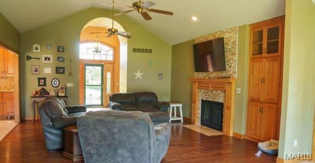 1483 Cedar Ridge Drive, Hermann, MO 65041