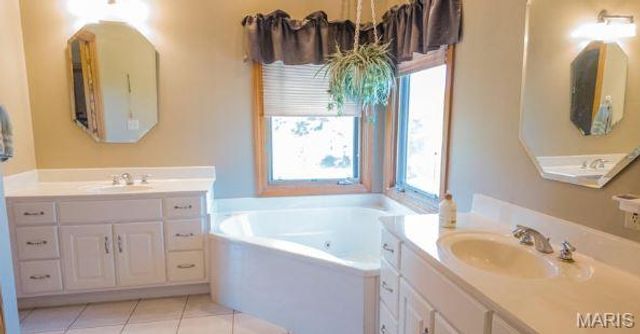 1483 Cedar Ridge Drive, Hermann, MO 65041