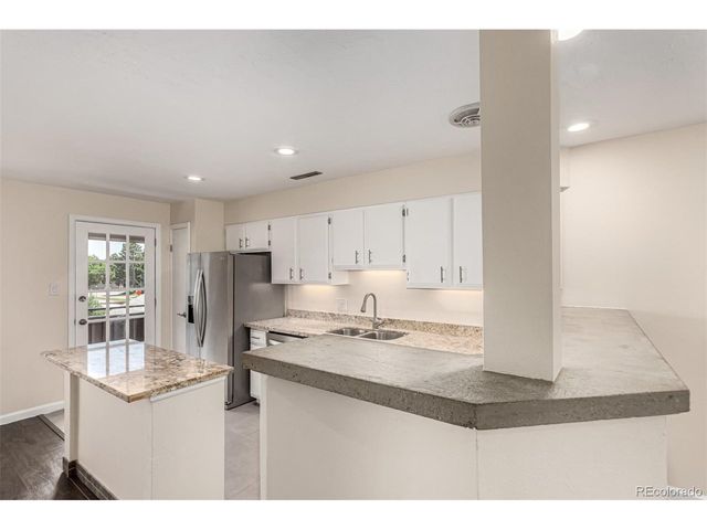 2301 E Fremont Ave W08, Centennial, CO 80122