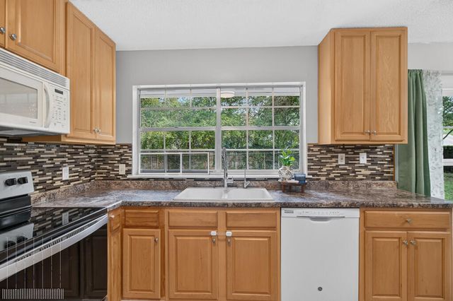708 Marlborough Court, Hinesville, GA 31313