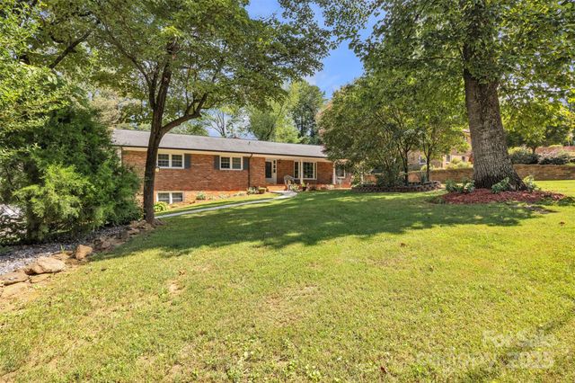 312 2nd Avenue NE, Conover, NC 28613