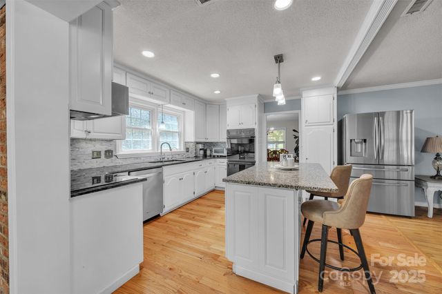 312 2nd Avenue NE, Conover, NC 28613