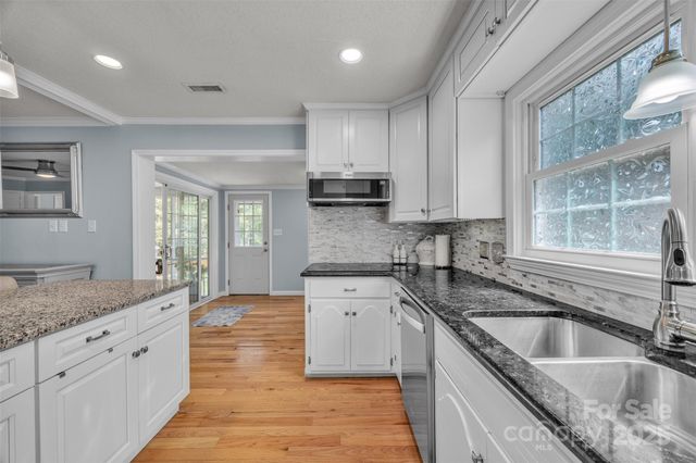 312 2nd Avenue NE, Conover, NC 28613