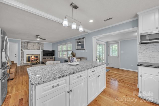 312 2nd Avenue NE, Conover, NC 28613
