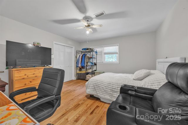 312 2nd Avenue NE, Conover, NC 28613