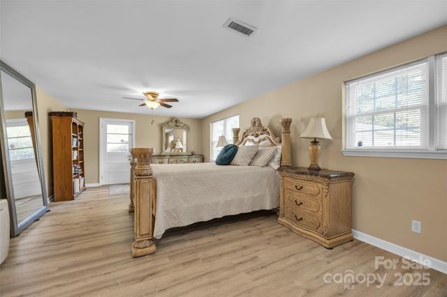 312 2nd Avenue NE, Conover, NC 28613