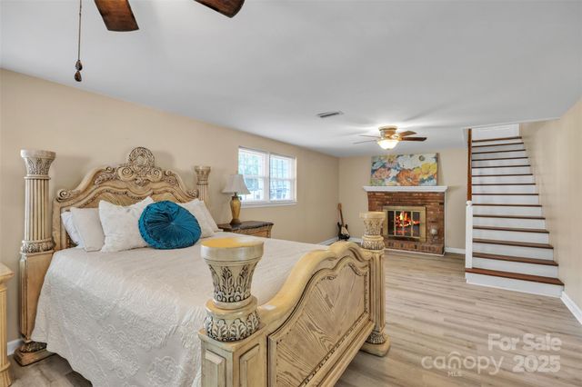 312 2nd Avenue NE, Conover, NC 28613