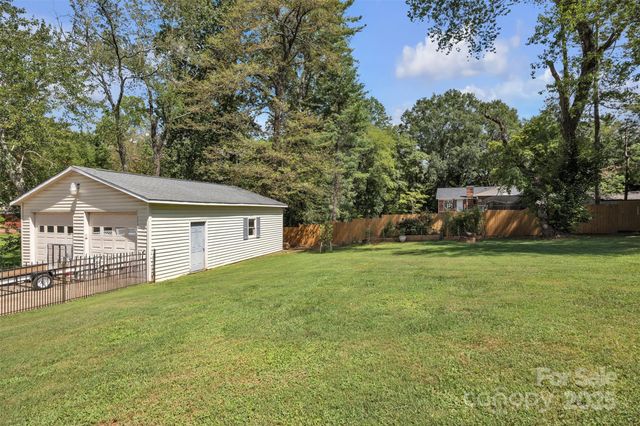 312 2nd Avenue NE, Conover, NC 28613