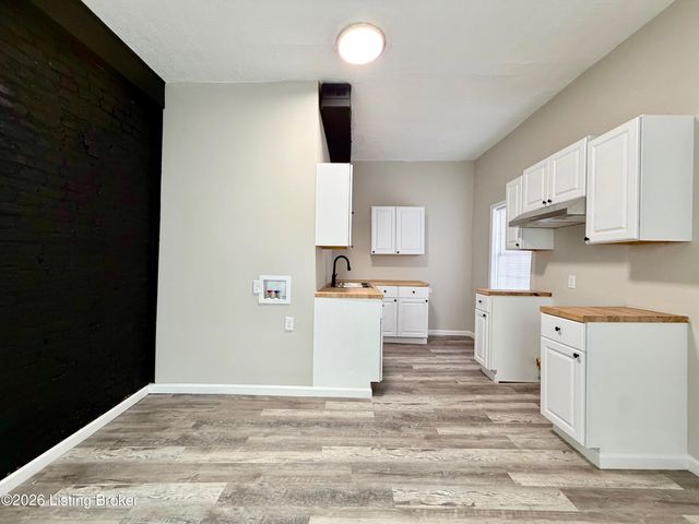 1917 W Madison St, Louisville, KY 40203