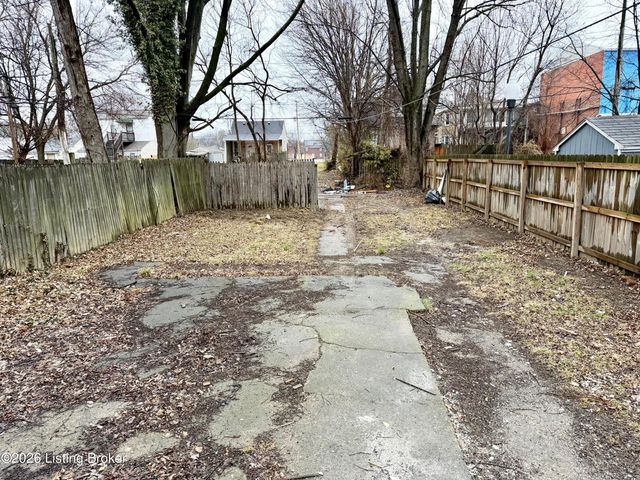 1917 W Madison St, Louisville, KY 40203