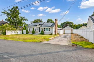 10 Hatch Street, Nashua, NH 03060